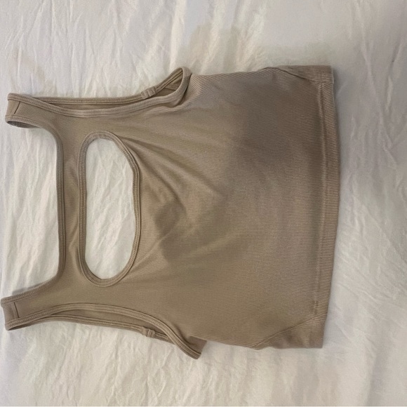 Lulu Lemon Tank - Picture 2 of 4